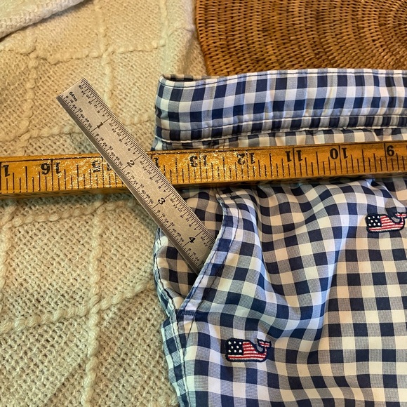 Vineyard vines swim shorts - Picture 3 of 9